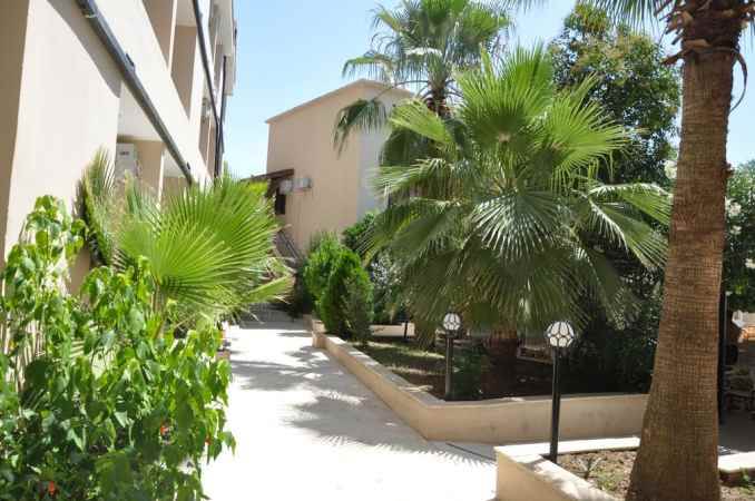 هتل آکاسیا ریسورت نمای فضای سبز