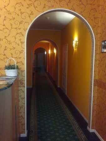 هتل کرونا نمای راهرو اتاق ها