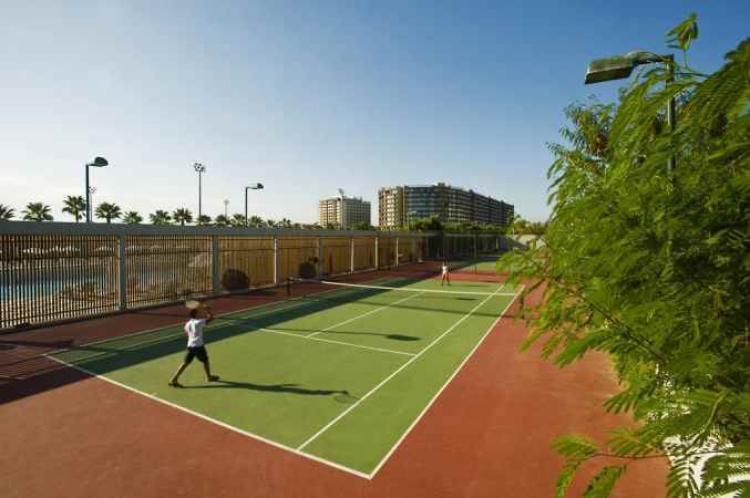 هتل کروانسارای لارا نمای زمین تنیس