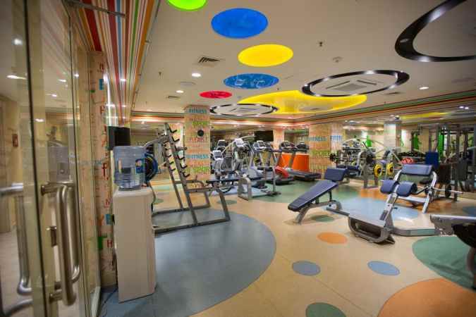 هتل کرون پلازا لیگووسکی نمای سالن بدنسازی