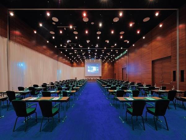 هتل رادیسون بلو ایوریا نمای سالن کنفرانس