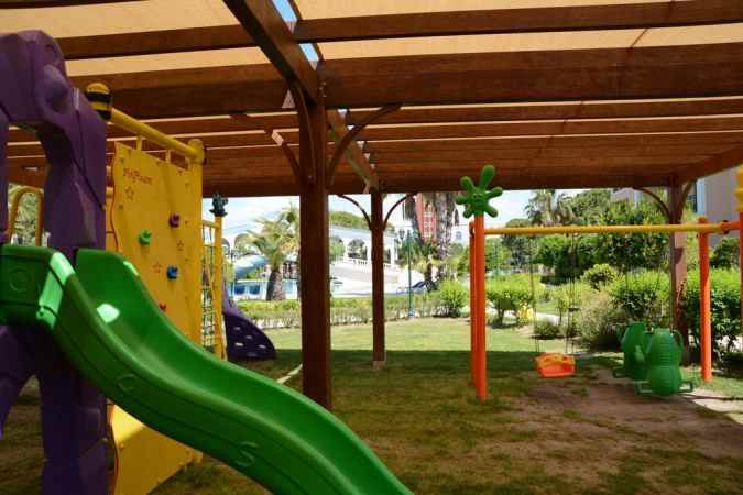 هتل ونزیا پالاس نمای زمین بازی کودکان