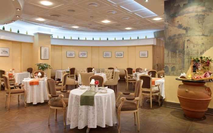 هتل رادیسون سلاویانسکایا نمای رستوران