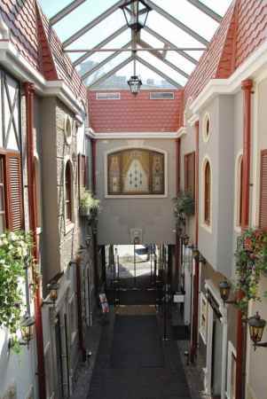 هتل آیوتر بوتیک نمای ورودی