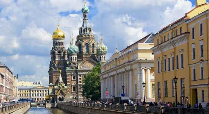 هتل کرونا نمای چشم انداز رودخانه