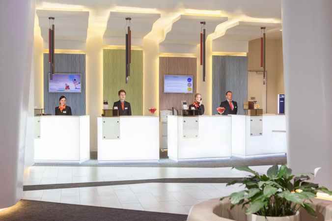 هتل نووتل شرمتیوو ایرپورت نمای میز پذیرش 24 ساعته