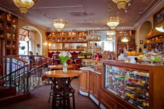 هتل بست وسترن پلوس سنتر نمای کافه