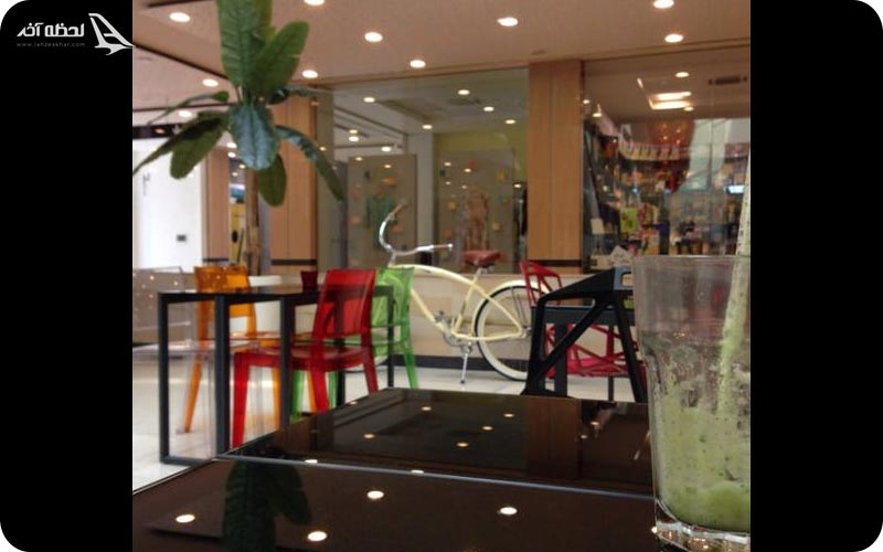 کافه ماکارون کیش