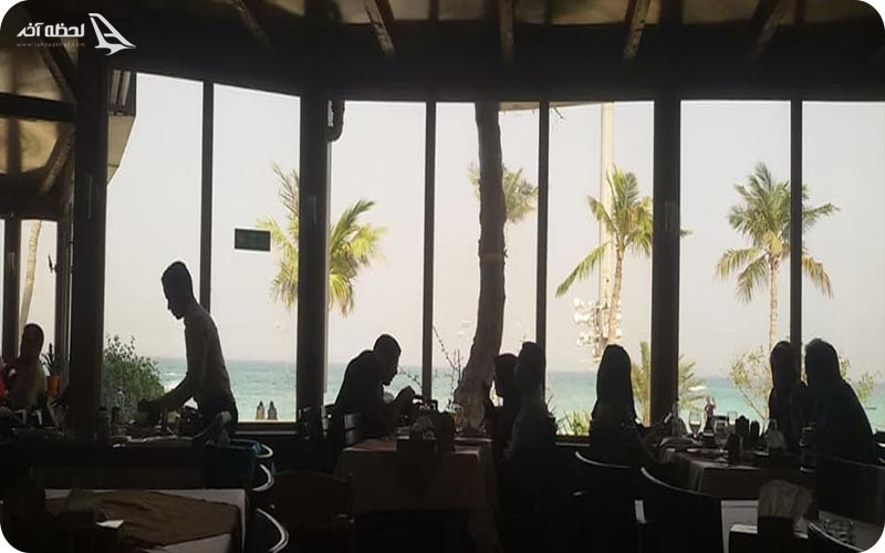 مردمان در رستوران 