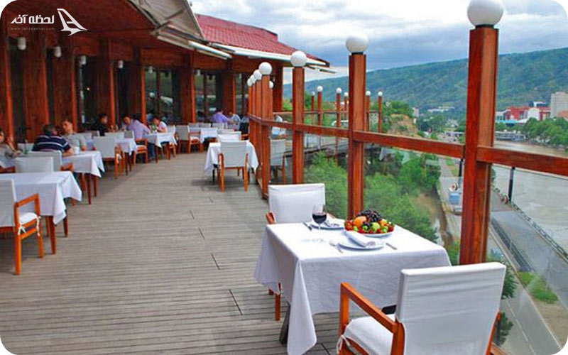 تصویر داخل رستوران این د شادو آومتخی 