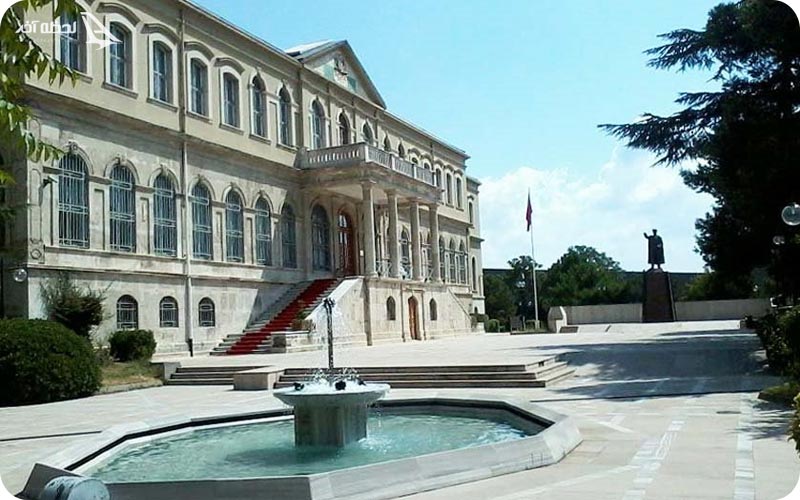 درب ورودی موزه