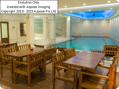 استخر هتل زندیه شیراز