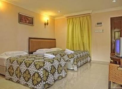 Penarak Bamboo Beach Motel