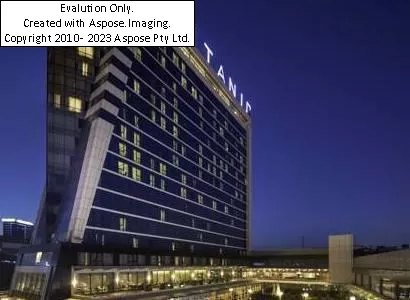  هتل تایتانیک بیزینس گلدن هورن