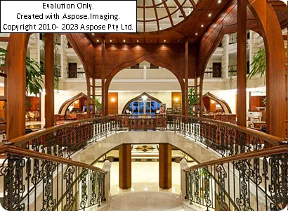 محوطه داخلی هتل