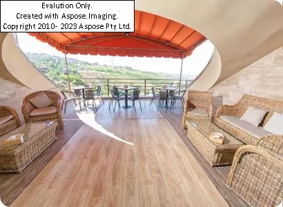 فضای باز هتل رجینه