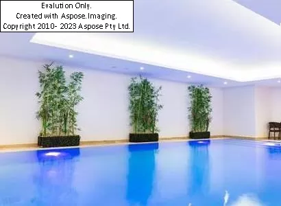 استخر هتل سمینال تکسیم استانبول