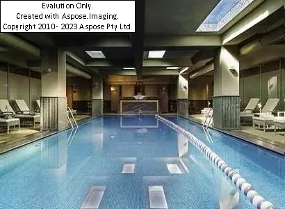 استخر هتل تایتانیک بیزینس گلدن هورن