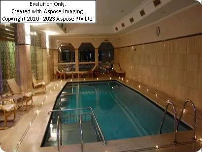 استخر هتل Economic Star