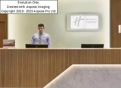 Hotelهالیدی این اکسپرس بلگراد سیتی