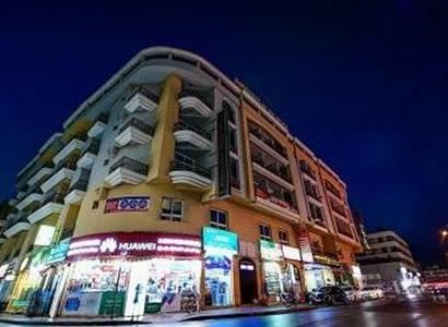 OYO 131 Golden Square Apartments OYO 131 Golden Square Apartments