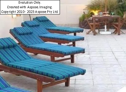 صندلی های آفتاب هتل Grand Central دبی