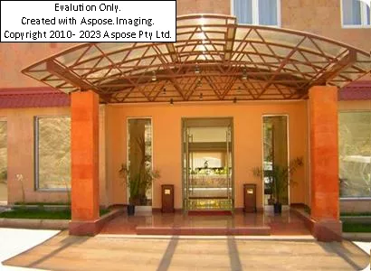 ورودی هتل رجینه