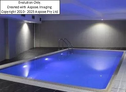 استخر هتل Big Box Hotel