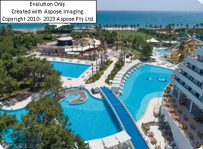 Hotelتیتانیک بیچ لارا