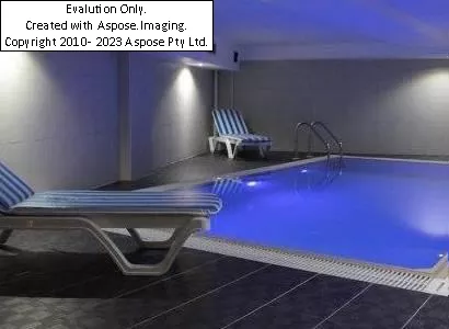 استخر هتل Big Box Hotel