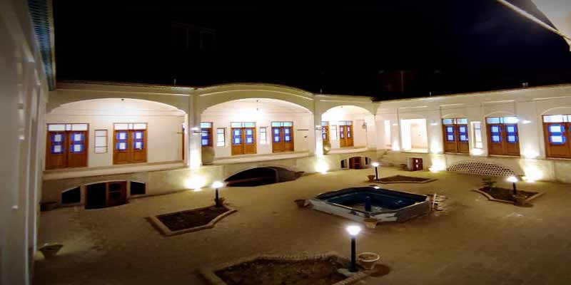 سرای سنتی تقی خان