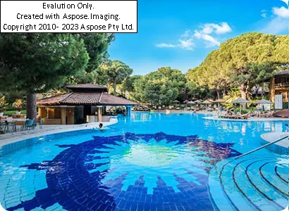 استخر بزرگ هتل Aquaworld